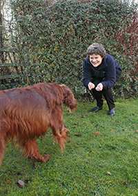 Teaching dogs to recognize the names of toys